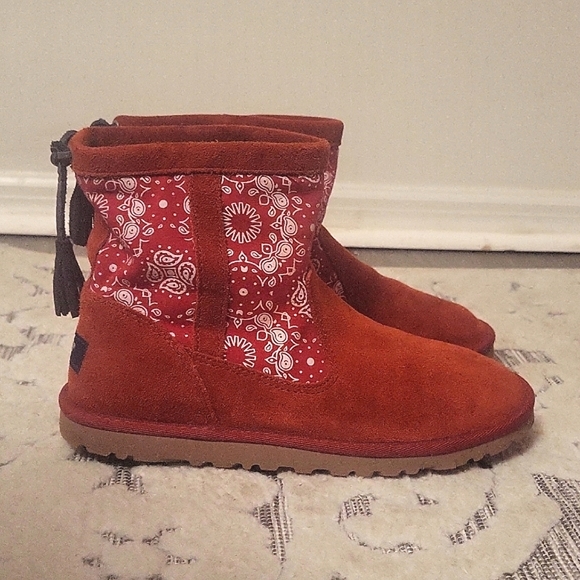 DEAL! UGGS Kaelou Bandana Red suede boots sz 4 - Picture 2 of 10